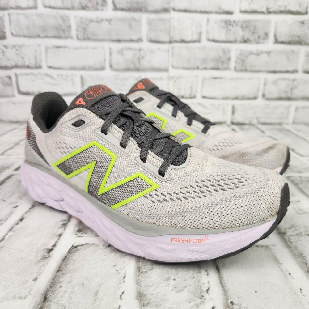 New Balance Fresh Foam 880v14 Womens Sz 10 B Grey White Athletic Running Sneaker